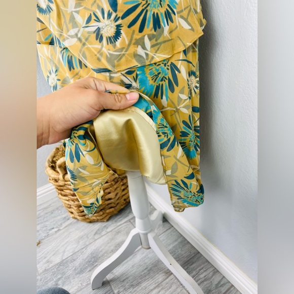 St John Dandelion Floral Silk Two Piece Pleated Silk Skirt Set - Picture 6 of 12